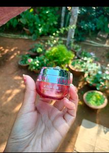Jiaobi Whitening Makeup Base