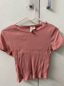 H&amp;M Fitted Tee