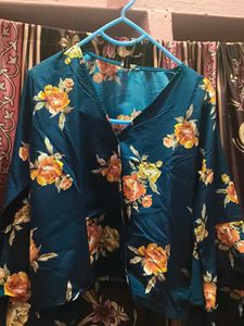 Floral top good quality 😀👌🏻