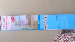 clothes hanger New 1 time used only hardly 2 hour.