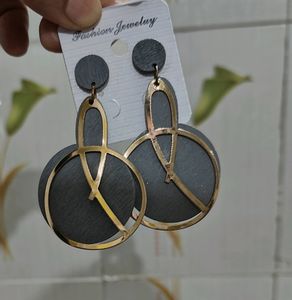 Beautiful Grey Colour Earrings