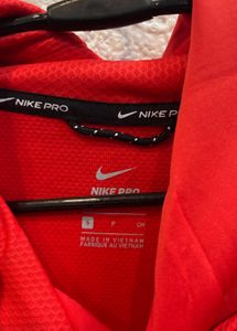 🇺🇸 Nike Pro Red Imported Cropped Hoodie