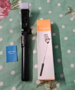 2 in 1 Selfie Stick Tripod And Flashlight Remote