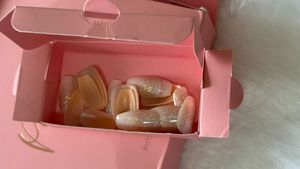 Reusable Ombre Press-On Nails – Glazed Glitter