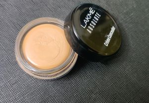 Lakme: Creme Concealer