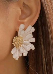Daisy Flower Earrings