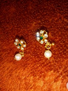 Elegant Pearl Necklace Set