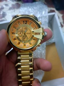 Dieseell Watch Premium 💯Golden Colour New 😍💯