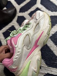 Red Tape  Skechers Sneakers