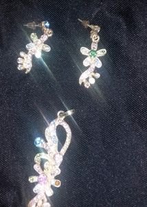 Pendant Set With Chain