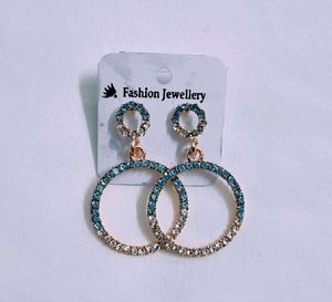 Girl&#39;s Round  Earring