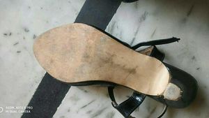 Women black sandal