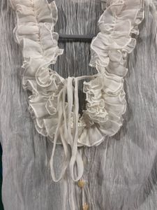 vintage ruffle milkmaid blouse 🕊️