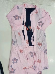 Girl Three Piece Srug Set(New) 4-5 Year