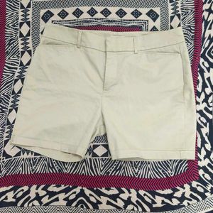 Beige Shorts with free earrings