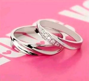 Couple&#39;s Matching Promise Rings