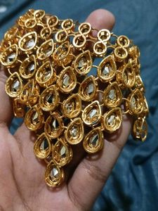 Elegant Gold Necklace