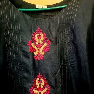 Elegant Embroidered Kurta Set For Weddings