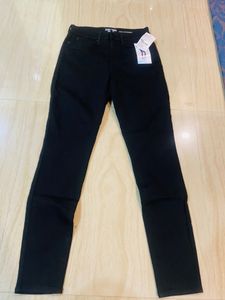 Levis( Denizen) Black high rise skinny fit
