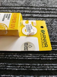 Garnier SUPER UV Sunscreen SERUM