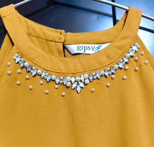 Chic Yellow Cold Shoulder Top