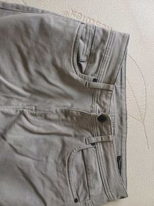 MAX Men Solid Carrot Fit Jeans