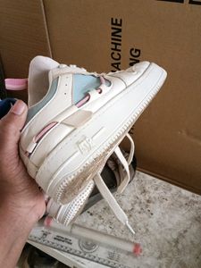 Shoe
