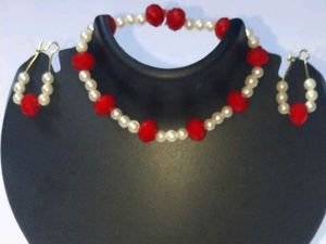 Braslate eyerring Red,Cream adjustable unique ston
