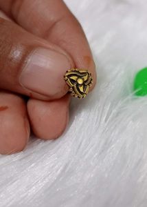 Pure Gold-toned Stud Nose pin ( 22 Crt)