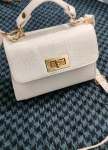 Fashionable Sling Bag