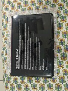 LaryRhooda Makeup Kit