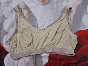 Women&#39;s Bra 7 And 3 Briefs