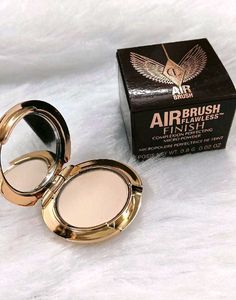Charlotte Tilbury Micro Compact