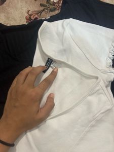 Set of 2 cropped Button tops