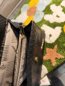 ✨ Black textured Luxury Handbag | Like New ✨