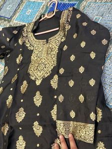 Black &amp; Gold Embellished Banarsi Salwar Kameez