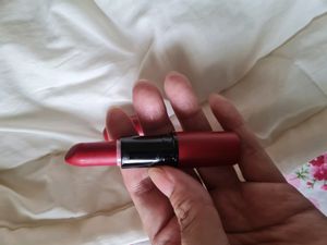 Mac Iconic Ruby Woo Lipstick