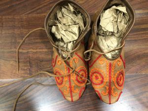 Embroidered Casual Leather Shoes Ladies Size EU 37
