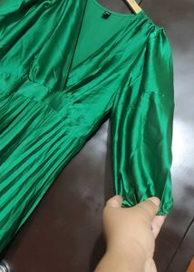 Green🟢 Partywear Dress For Girl Or Women 36 Bust