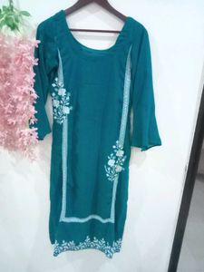 Pakistani Suit With Beautiful Dupatta
