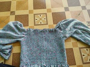 Streched Smoked Top