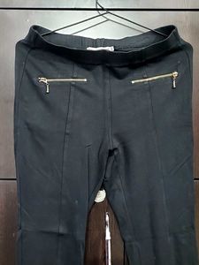 Chic Black Zip Detail Leggings