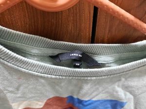 Graphic Print Sweatshirt