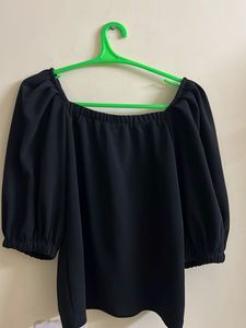 Tokyo Talkies black Sweetheart Neck Top