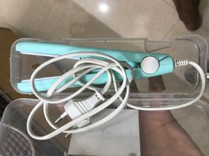 **FREE** Mini Hair Straightener