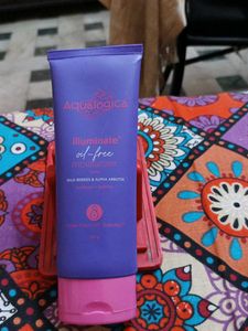Aqualogica Oil-Free Moisturizer
