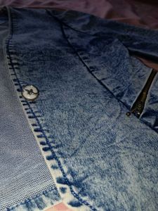 &#34;Chic Indigo Short Denim Jacket – Effortless Style