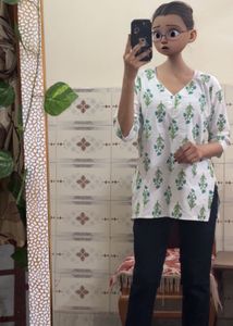 SHORT KURTI