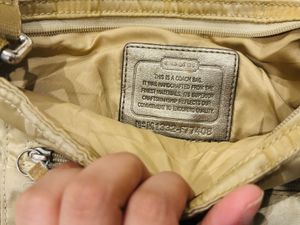 coach  authentic sling bag