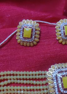 Beautiful Yellow Necklace With Earrings